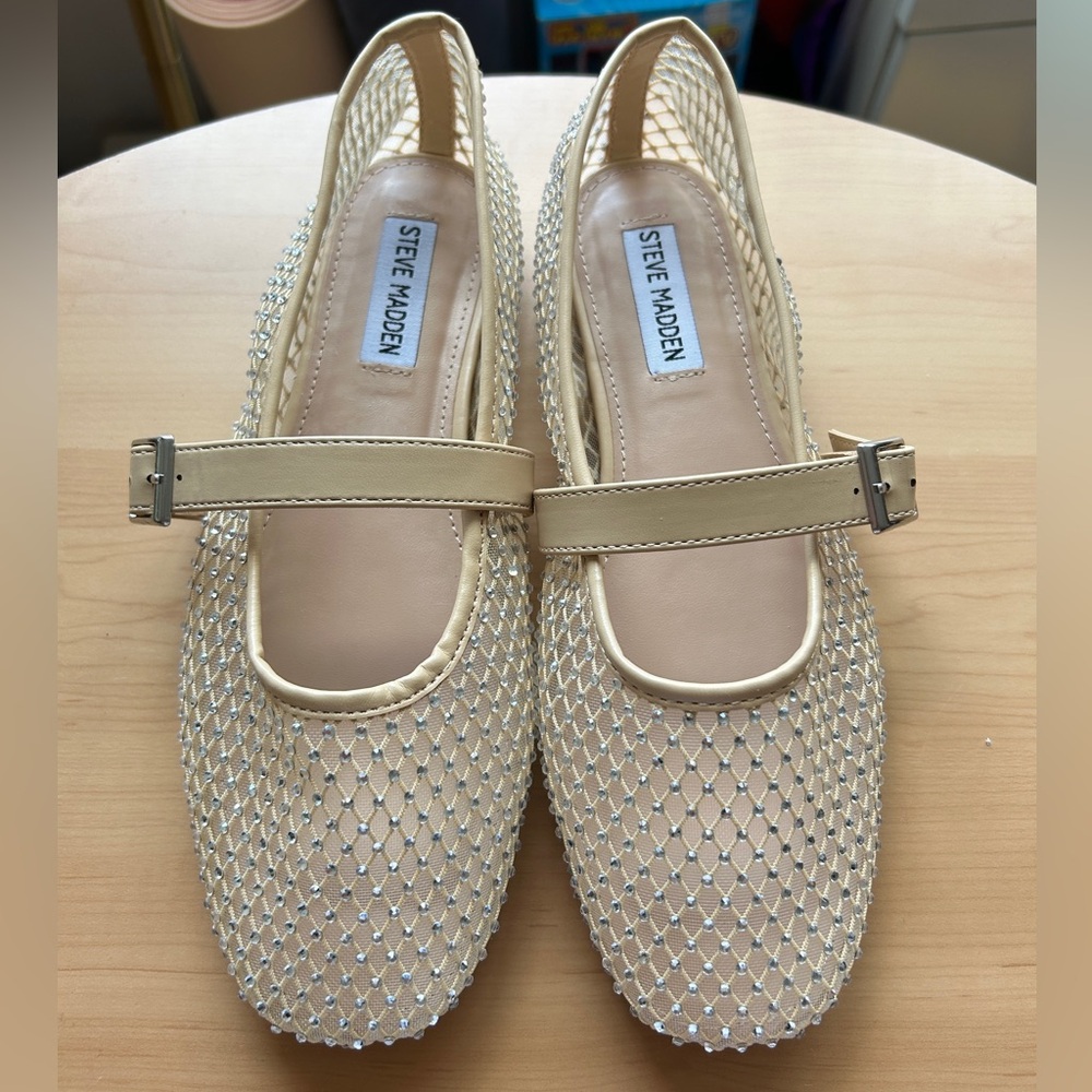 NWOT Steve Madden Dreaming Nude Mesh Rhinestone Flats Size 8.5